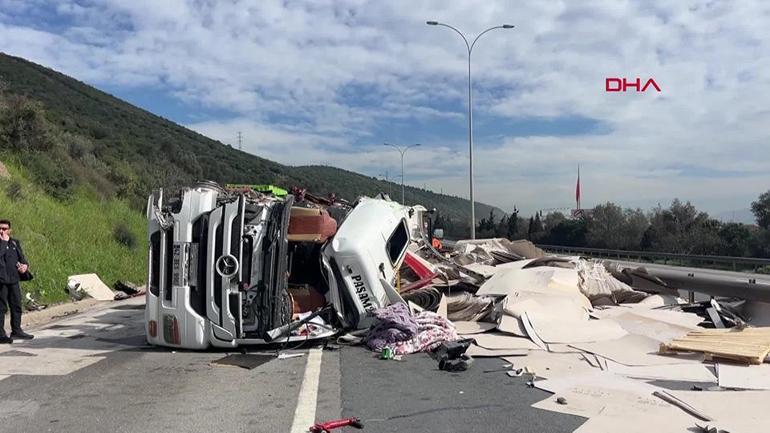  Kocaelide TIRlar çarpıştı, İstanbul yönü ulaşıma kapandı
