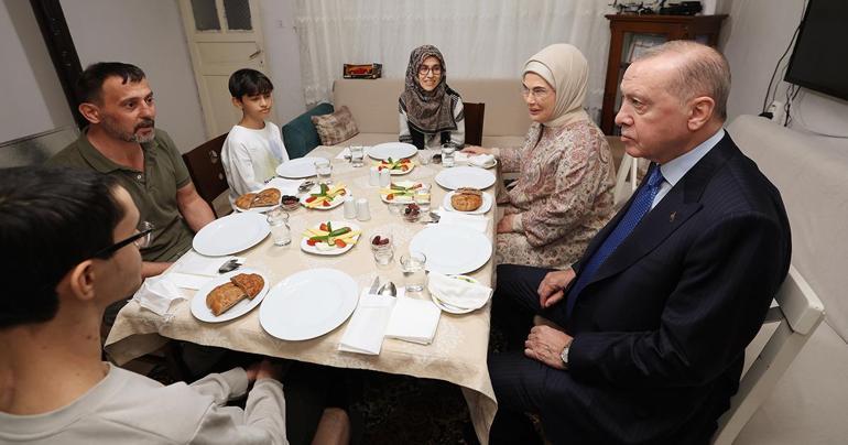 Cumhurbaşkanı Erdoğan, iftarda Kayacık ailesinin konuğu oldu