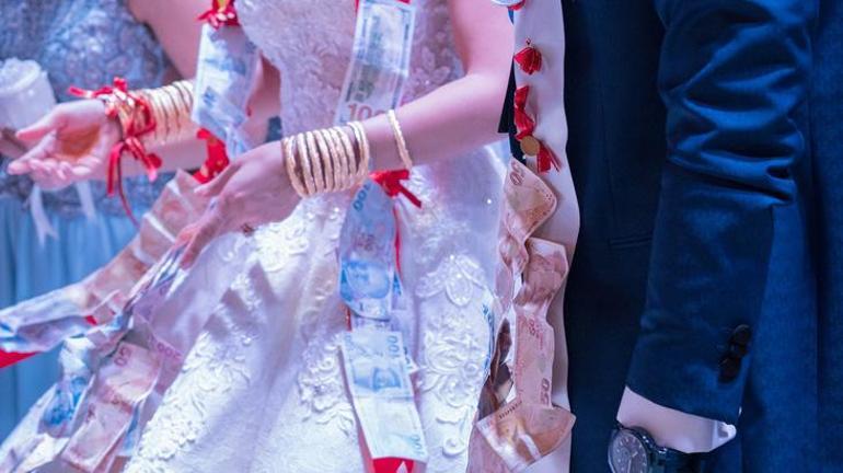 Taktığı çeyrek altın geri dönmeyince dava açtı İcra yoluyla altın parası aldı