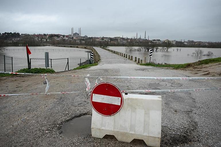 Edirnede sağanak alarmı Tunca Nehrinin debisi yükseldi, Meriç Nehrinde taşkınlar oluştu