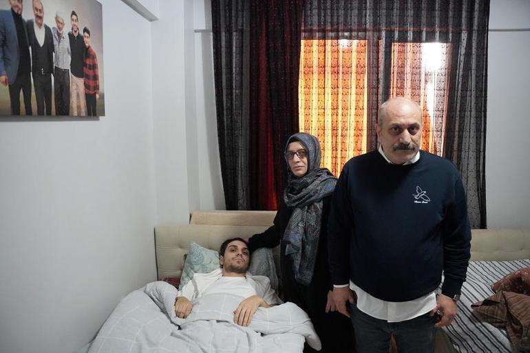 Çocukları dövmeyin dedi, 6 yerinden bıçaklandı