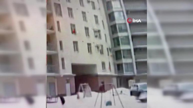 Mucize kurtarış 7’nci kattan düşen çocuğu havada yakaladı