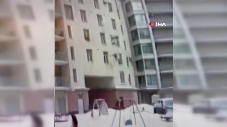 Mucize kurtarış 7’nci kattan düşen çocuğu havada yakaladı