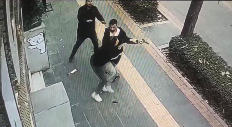  Elimden geldiğince silahı tutmaya çalıştım