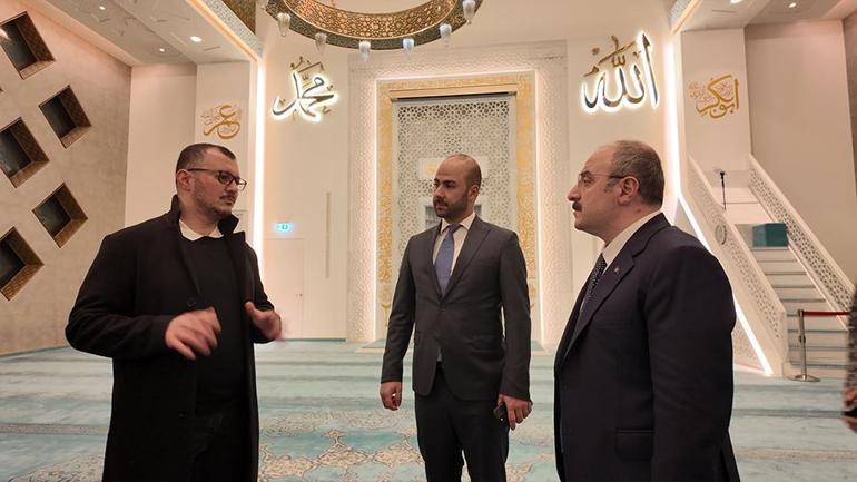 Almanyada gönül sofrası Komisyon Başkanı Varank, Almanya’da Türklerle buluştu