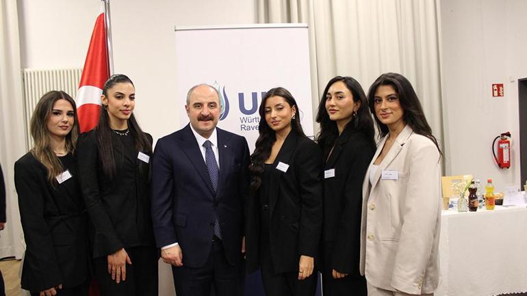 Almanyada gönül sofrası Komisyon Başkanı Varank, Almanya’da Türklerle buluştu