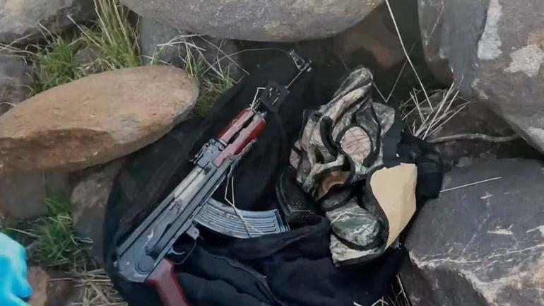 Şanlıurfada taşların altından cephane çıktı