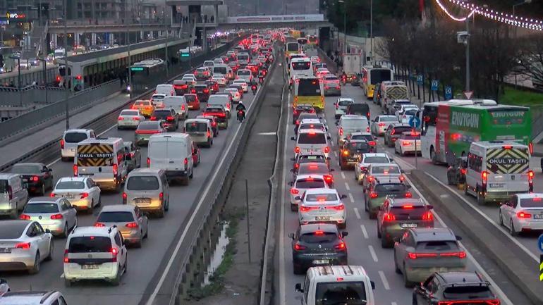  İftar öncesi trafik yoğunluğu yüzde 87’ye ulaştı