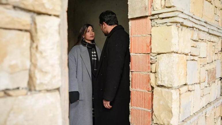 EŞREF RÜYA 35. BÖLÜM İZLE FULL HD TEK PARÇA | Kanal D Çağatay Ulusoy ve Demet Özdemir’li Eşref Rüya 35. bölüm izleme ekranı