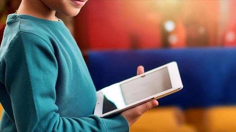  Sanal medyaya 15 yaş sınırı geliyor