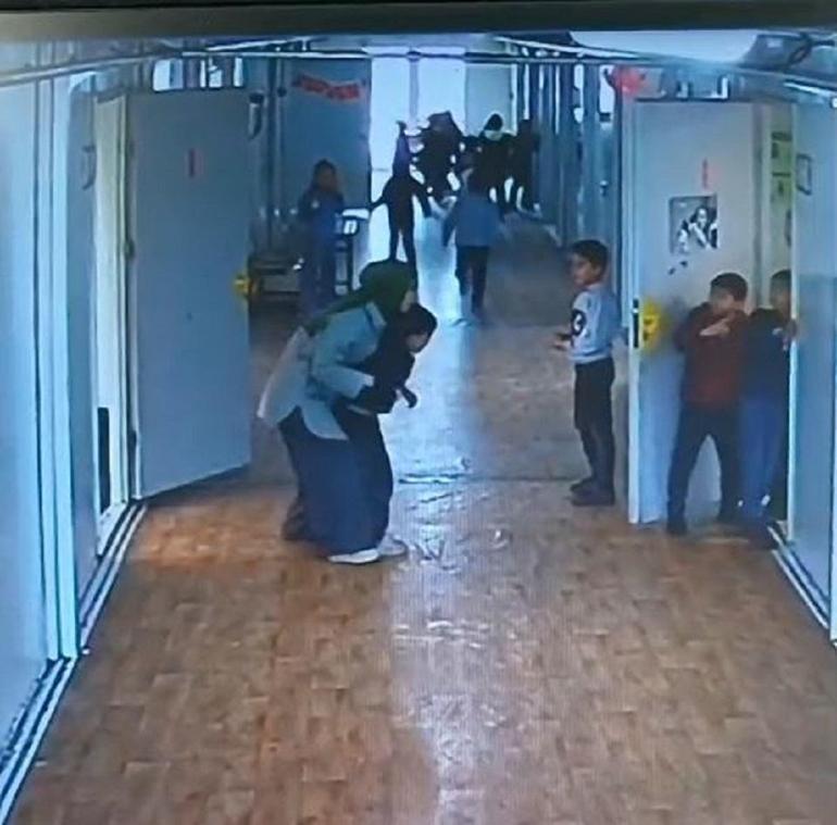 Öğrencinin hayatını, öğretmenin Heimlich manevrası kurtardı