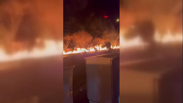 Tahran’da vurulan rafineriden sızan petrol, alev alarak yayılıyor