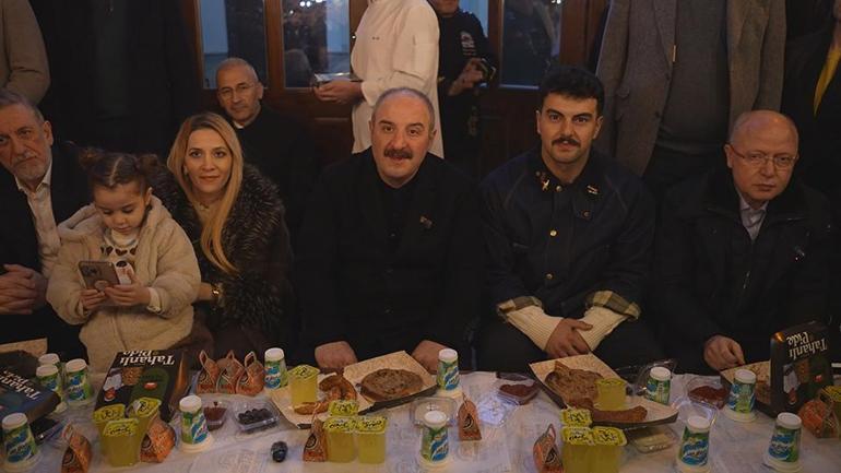 Bursada sahur kuyruğu: Yüzlerce kişi tarihi Abdal Meydanında buluştu