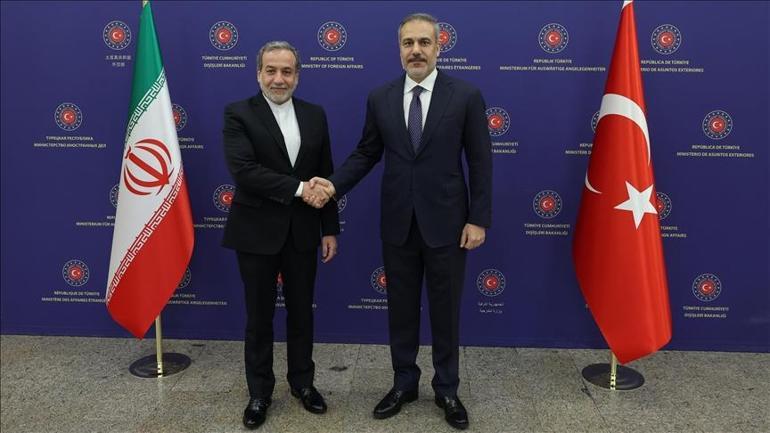SON DAKİKA... Dışişleri Bakanı Hakan Fidan, İranlı mevkidaşı Arakçi ile görüştü