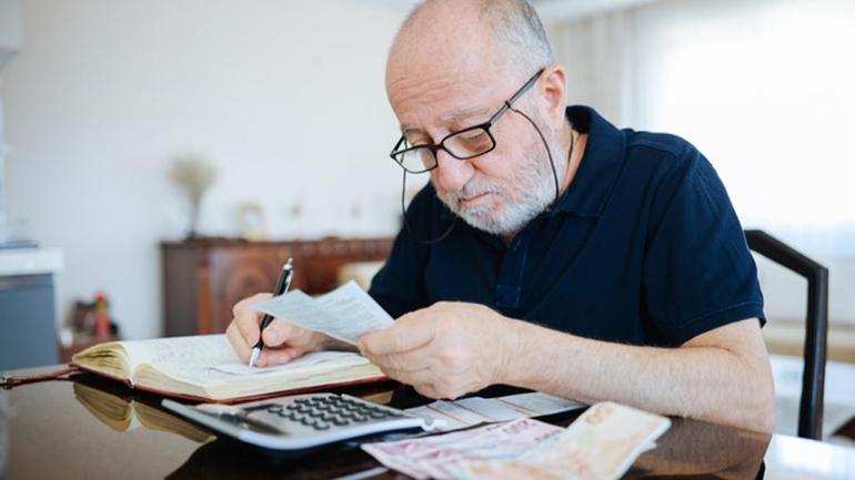 Takvim netleşti: Emekli ikramiyeleri bu tarihlerde yatacak