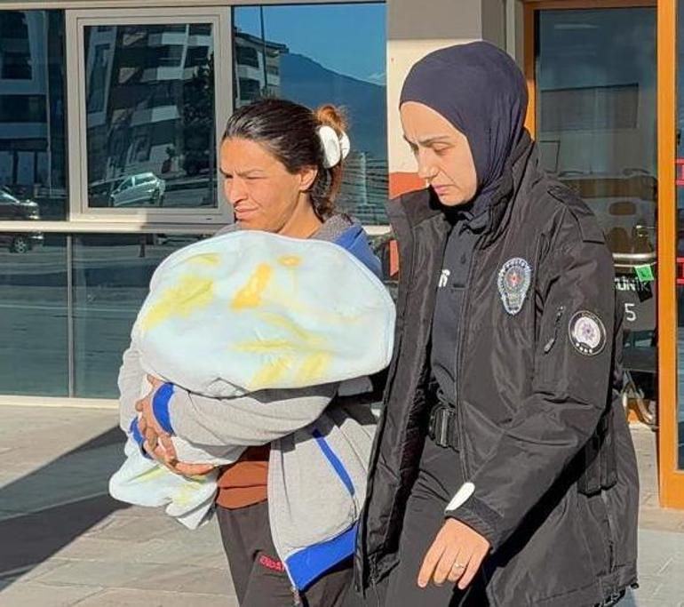 Bebeğinin bezinde uyuşturucu saklayan anne tutuklandı