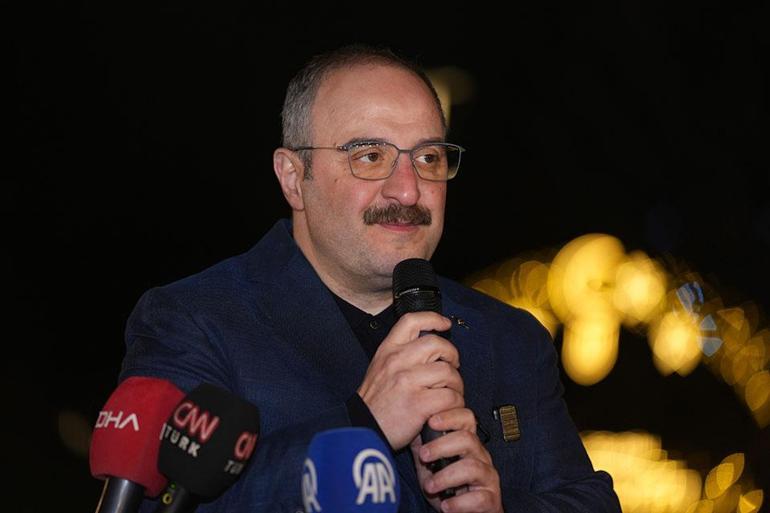 Mustafa Varank ve İbrahim Kalın, sahurda Ankaralılarla buluştu