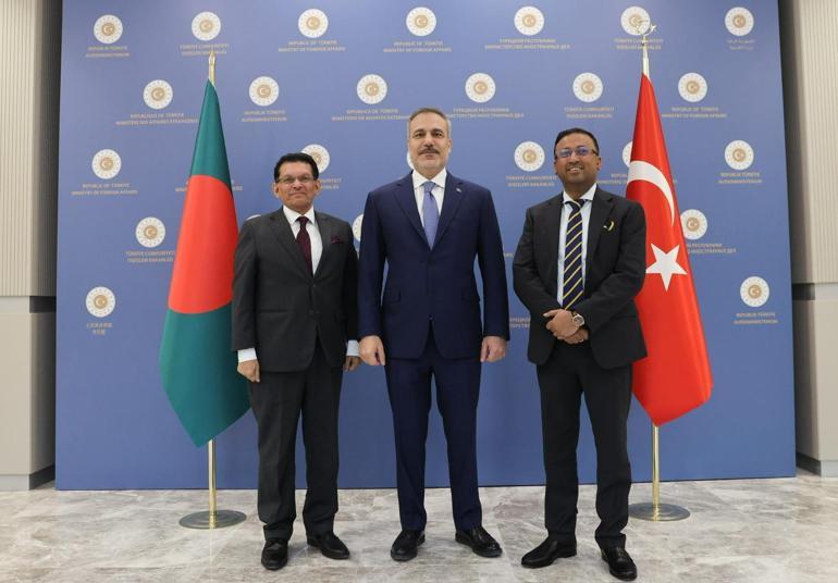 Dışişleri Bakanı Fidan, Bangladeşli mevkidaşı ile görüştü