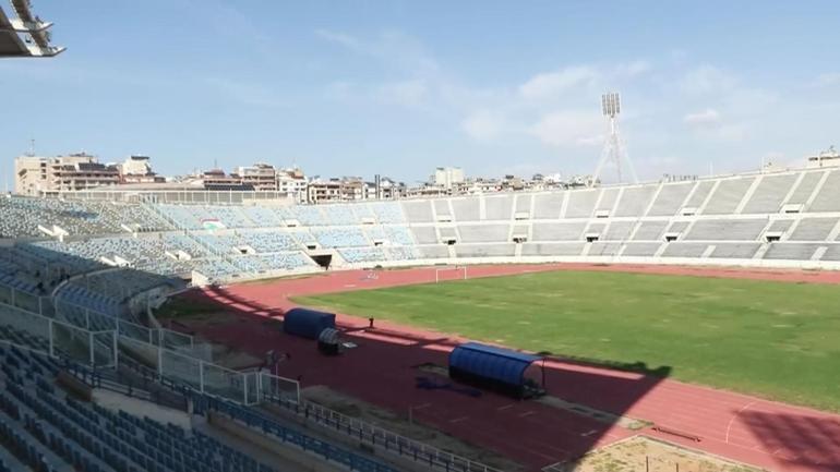 Saldırılar sonrası stadyuma sığındılar CNN TÜRK Beyrut’ta çadırlardaki yaşamı görüntüledi