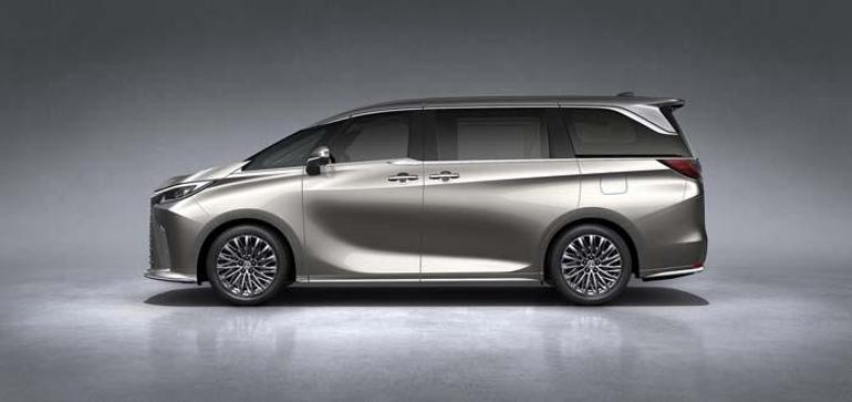 Lexus Türkiye’de 10. yaşına girdi