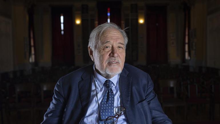 TARİHİ ÇINARA VEDA Prof. Dr. İlber Ortaylı son yolculuğuna uğurlanacak