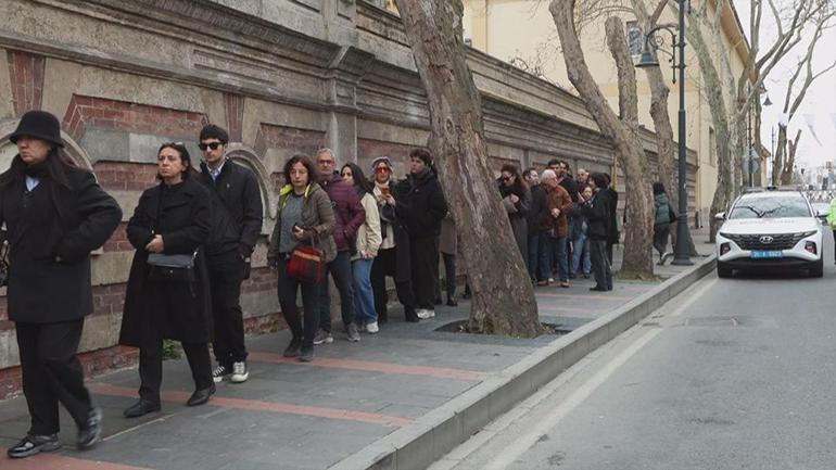 TARİHİ ÇINARA VEDA Prof. Dr. İlber Ortaylı son yolculuğuna uğurlanıyor