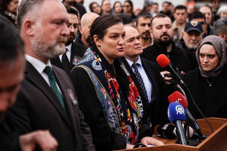TARİHİ ÇINARA VEDA Prof. Dr. İlber Ortaylı son yolculuğuna uğurlanıyor