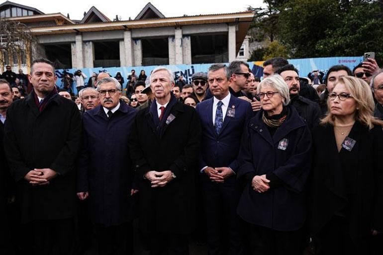 TARİHİ ÇINARA VEDA Prof. Dr. İlber Ortaylı son yolculuğuna uğurlanıyor