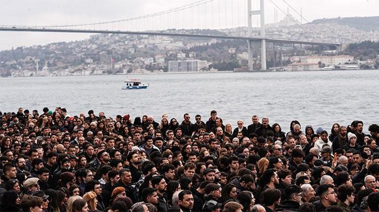 TARİHİ ÇINARA VEDA Prof. Dr. İlber Ortaylı son yolculuğuna uğurlandı