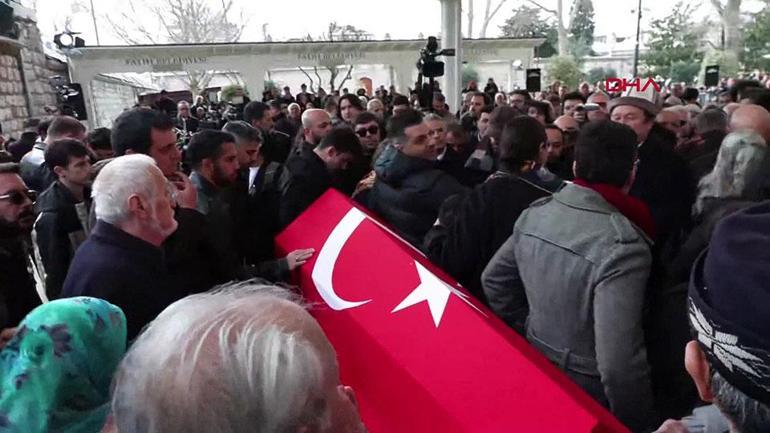 TARİHİ ÇINARA VEDA Prof. Dr. İlber Ortaylı son yolculuğuna uğurlandı