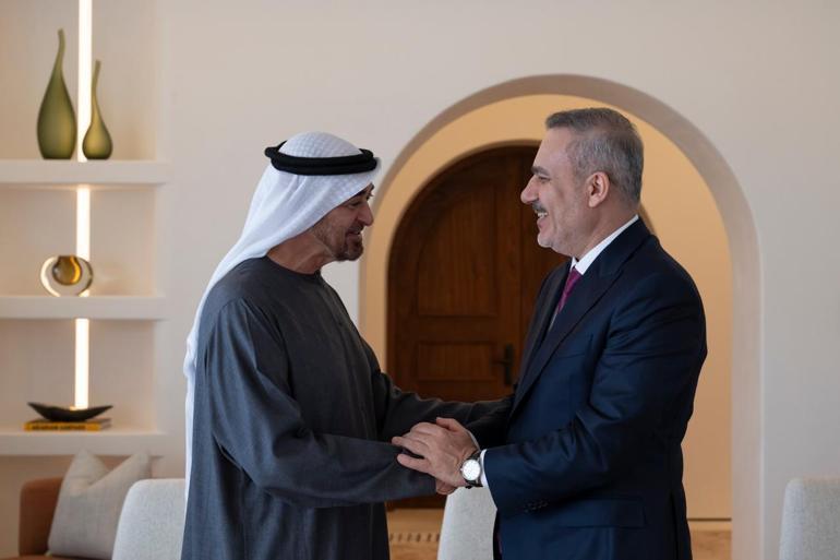  Uçağın rotası dikkat çekti