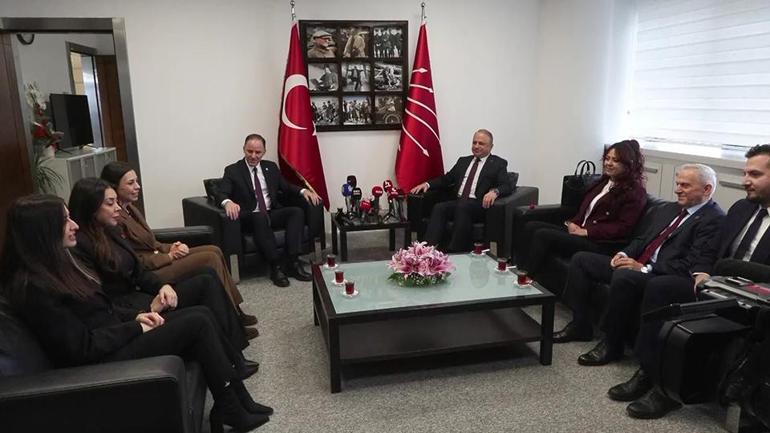 Siyasi partilerde bayramlaşma günü