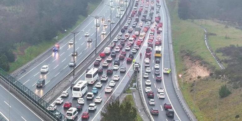 İstanbulda bayram dönüşü trafiği