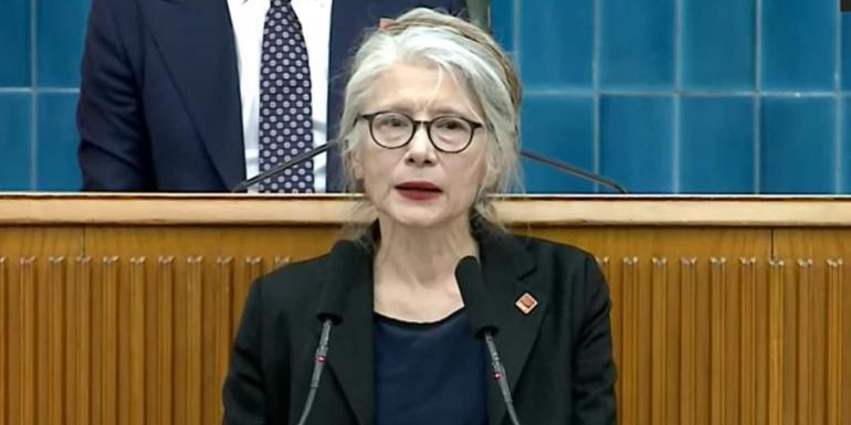 EMİNE ÜLKER TARHAN KİMDİR CHP Milletvekili Emine Ülker Tarhan Kaç Yaşında, Nereli 12 Yıl Sonra Siyasete Döndü