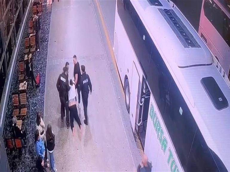 Babasını öldürüp kaçmıştı... Yaka paça yakalandı