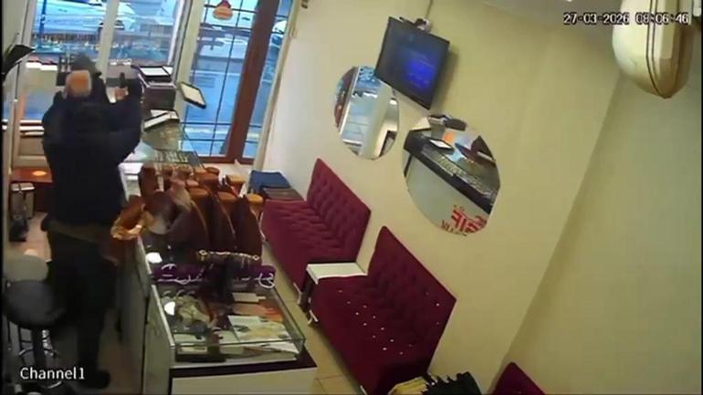 Kuyumcu dükkanına giren maskeli 2 şüpheli, 1 kilo altını gasp edip kaçtı