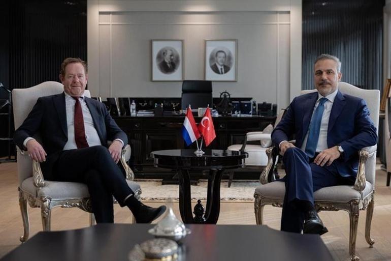 Dışişleri Bakanı Hakan Fidandan diplomasi trafiği