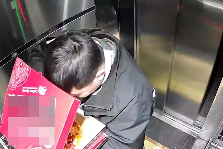  Asansörde akılalmaz olay