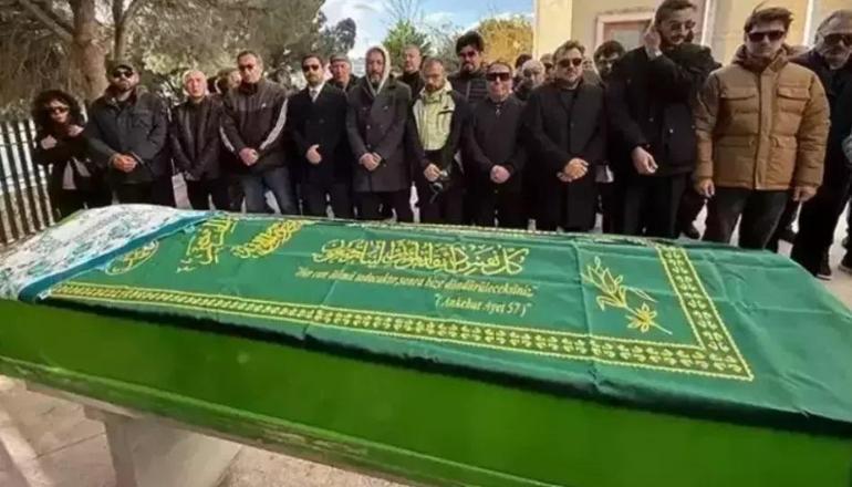 Tanyelinin eşi İlker Sünneliden yürek yakan paylaşım Özlemi gün geçtikçe daha da artıyor