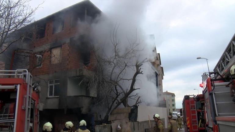 Ataşehirde 3 katlı binada yangın