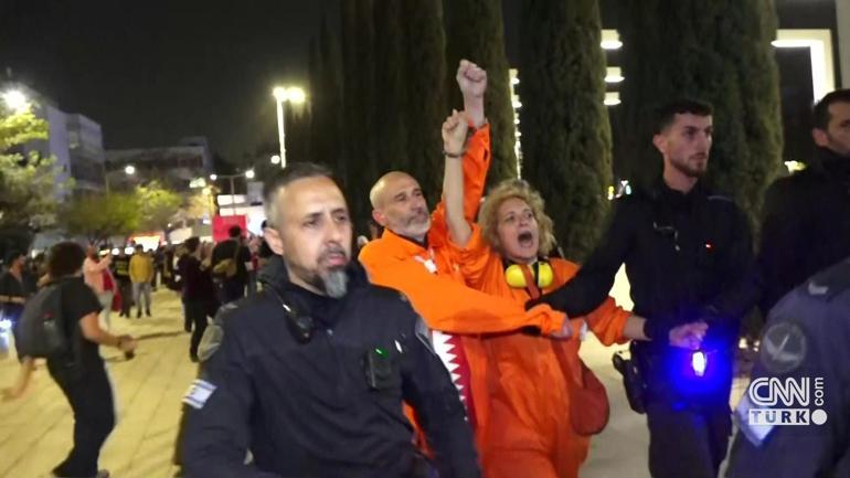 Netanyahu maskesiyle dolar yedi İsrail sokakları karıştı: Savaş karşıtları ayakta