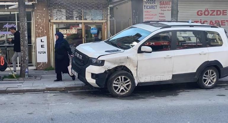 Park halindeki cipe çarpan otomobil takla attı