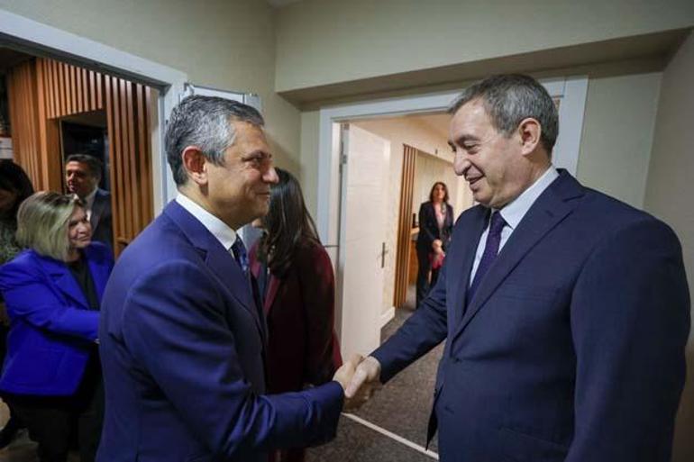 Özgür Özelden DEM Partiye ziyaret