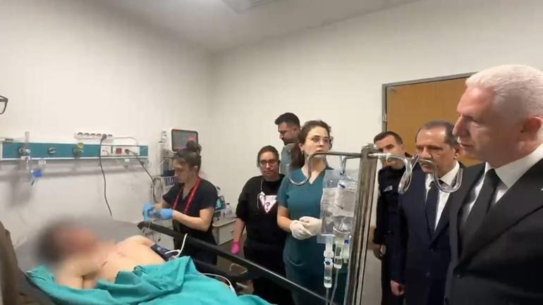 Son dakika... İstanbulda İsrail Konsolosluğu önünde çatışma 3 saldırgan etkisiz 2 polis yaralandı