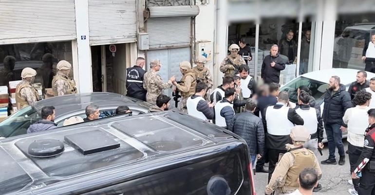 Gaziantepte 5 kişiyi rehin alan firari hükümlüye operasyon kamerada