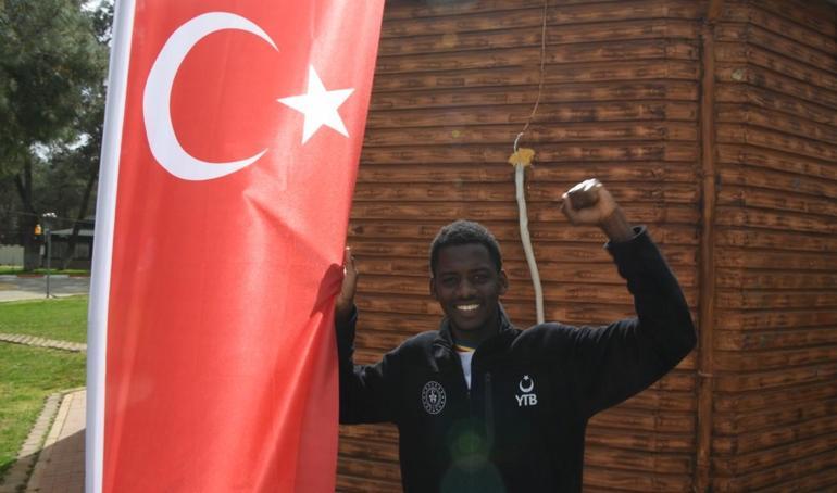 Türkiye Bursları, dünyaya insan kaynağı yetiştiriyor