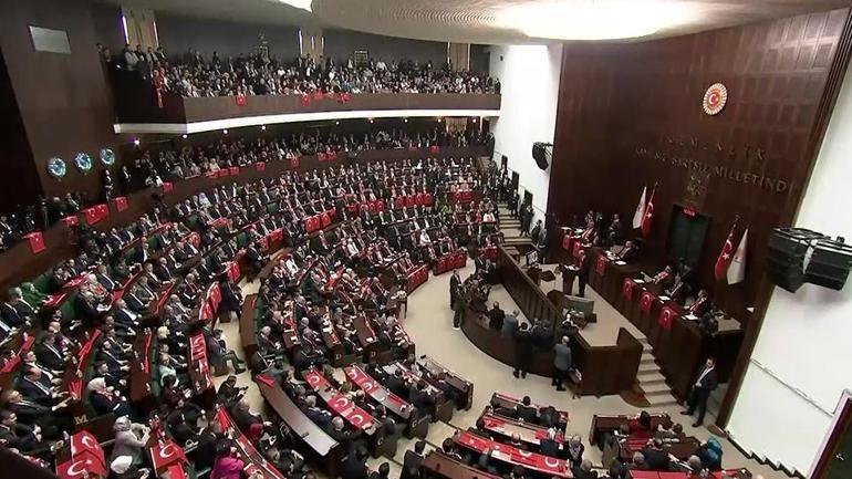 Doğum iznini 24 haftaya çıkaran yasa bu hafta Genel Kurul’da görüşülecek