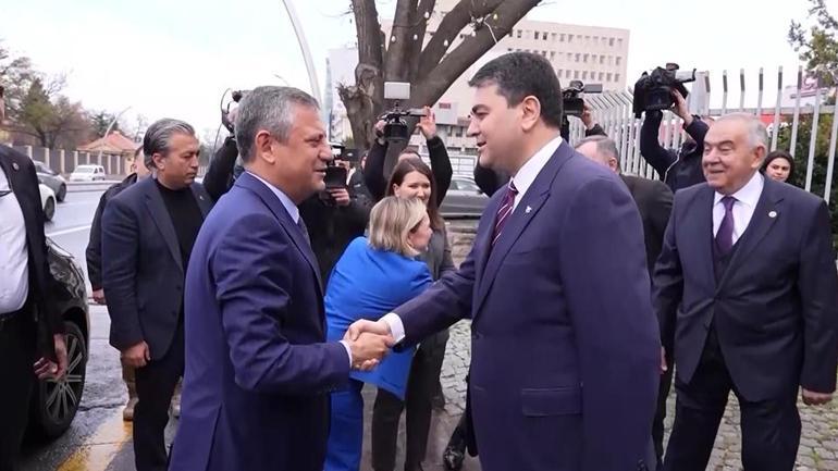 CHP liderinin siyasi parti turları devam ediyor