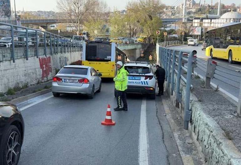 Önce kaldırıma çarptı sonra yan yattı