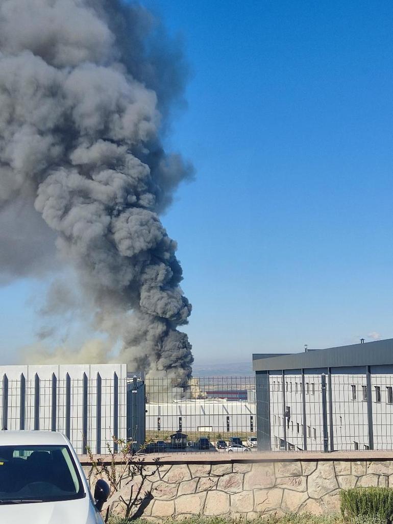  Ankarada boya fabrikasında büyük yangın